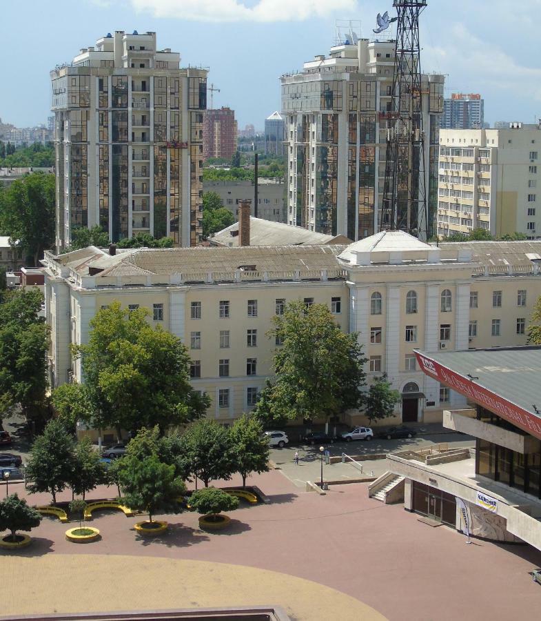 біля моря, відрада, центр міста, інститут філатова, залізниця
